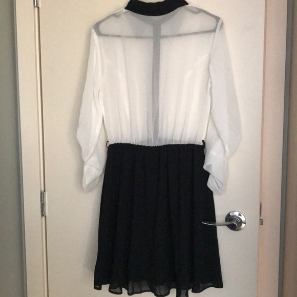 Dress - Picture 6 of 6